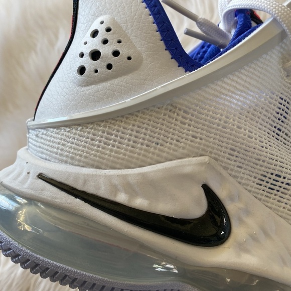 SALE!! 🎁 NIKE LEBRON 19 Low basketball Men 10 - Picture 8 of 16